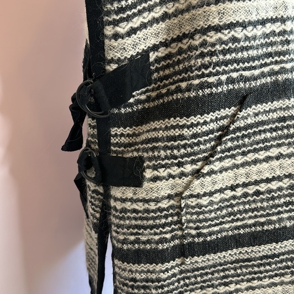 Gryphon Anthropologie Poncho Sweater - Picture 3 of 10